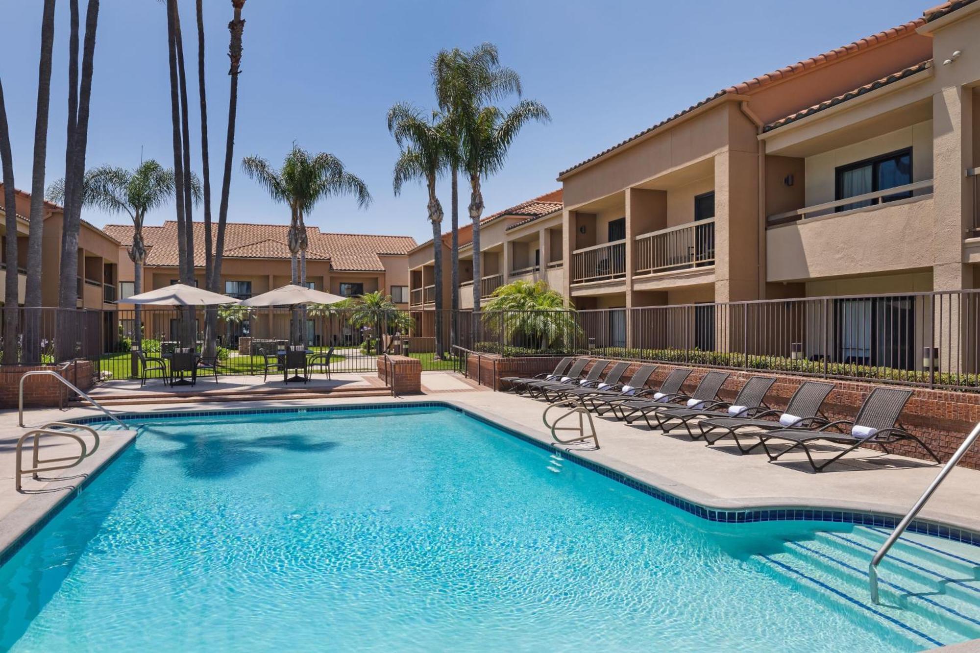 Courtyard Anaheim Buena Park Hotel Exterior photo